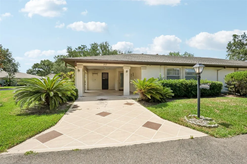 2017 HAMPSTEAD CIRCLE Sun City Center, FL 33573