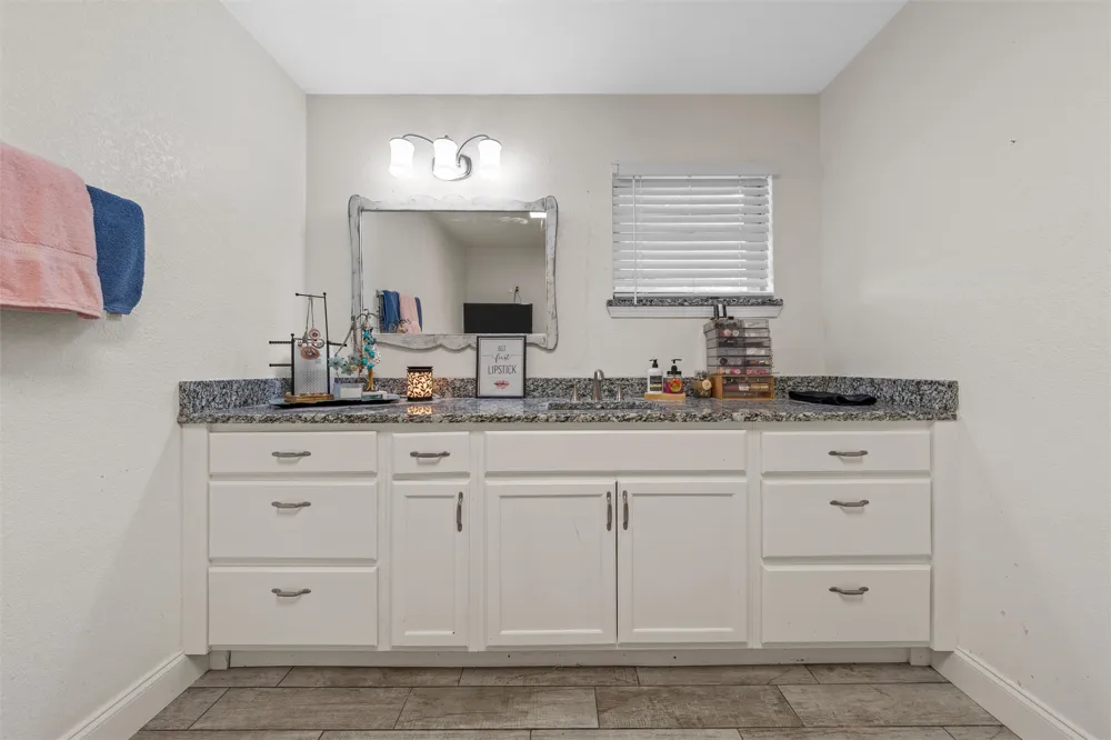 600 S Andrews Drive Robinson, TX 76706