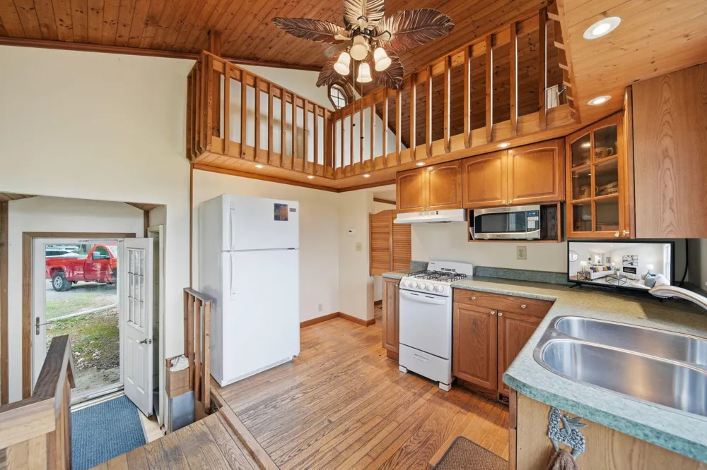 303 Cranberry Lake Road Jackson, MI 49201