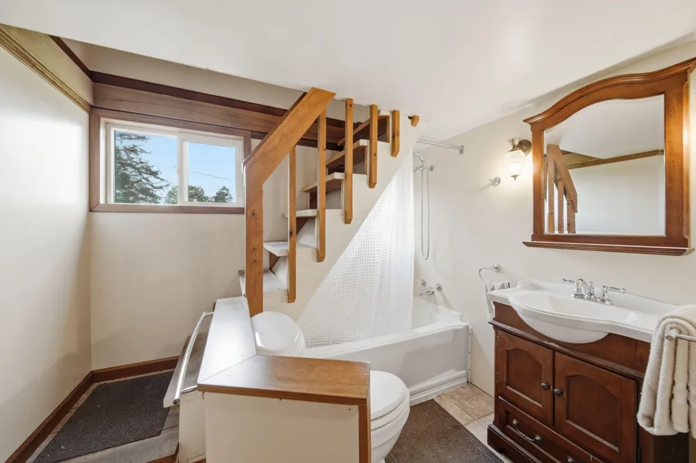303 Cranberry Lake Road Jackson, MI 49201