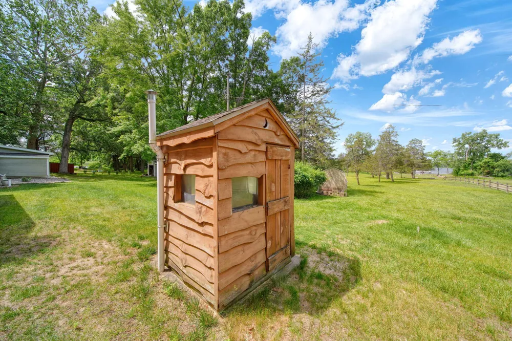 303 Cranberry Lake Road Jackson, MI 49201