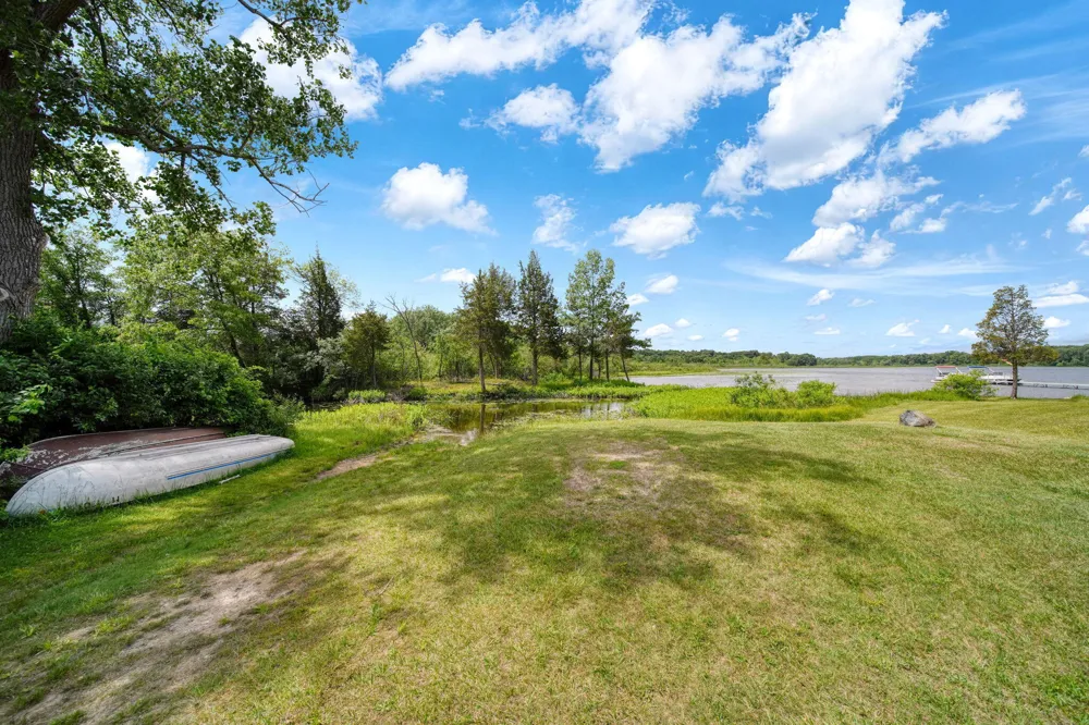 303 Cranberry Lake Road Jackson, MI 49201