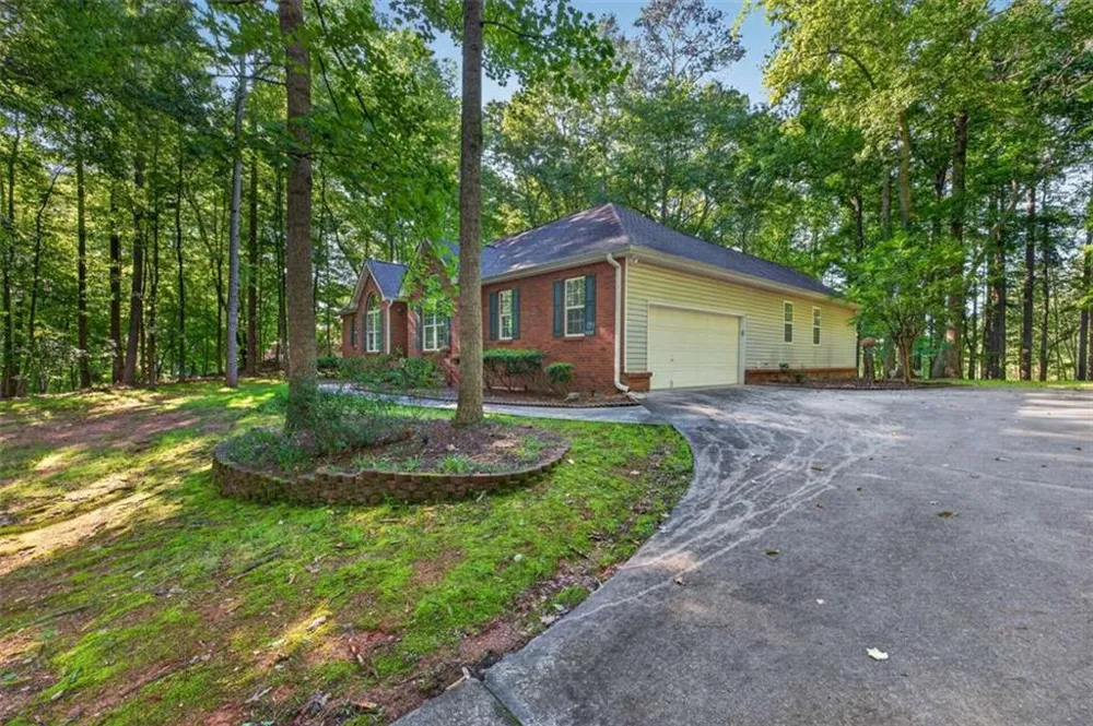 20 Tabor Forest Drive Oxford, GA 30054