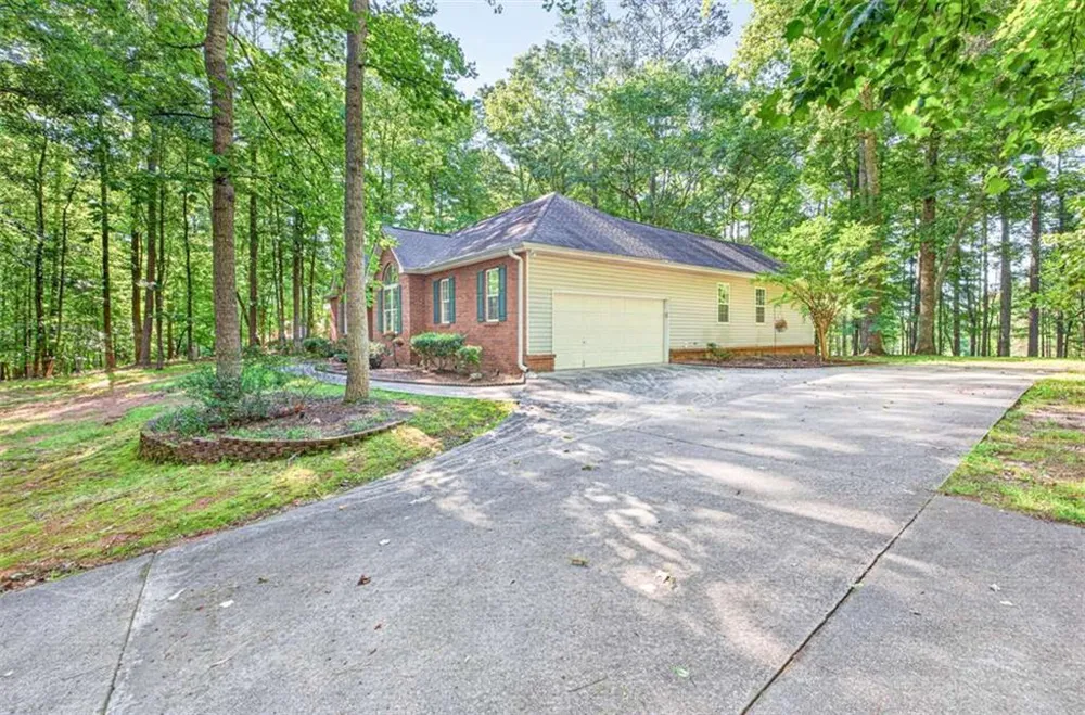 20 Tabor Forest Drive Oxford, GA 30054