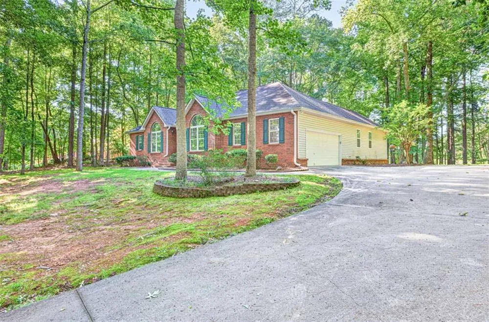 20 Tabor Forest Drive Oxford, GA 30054