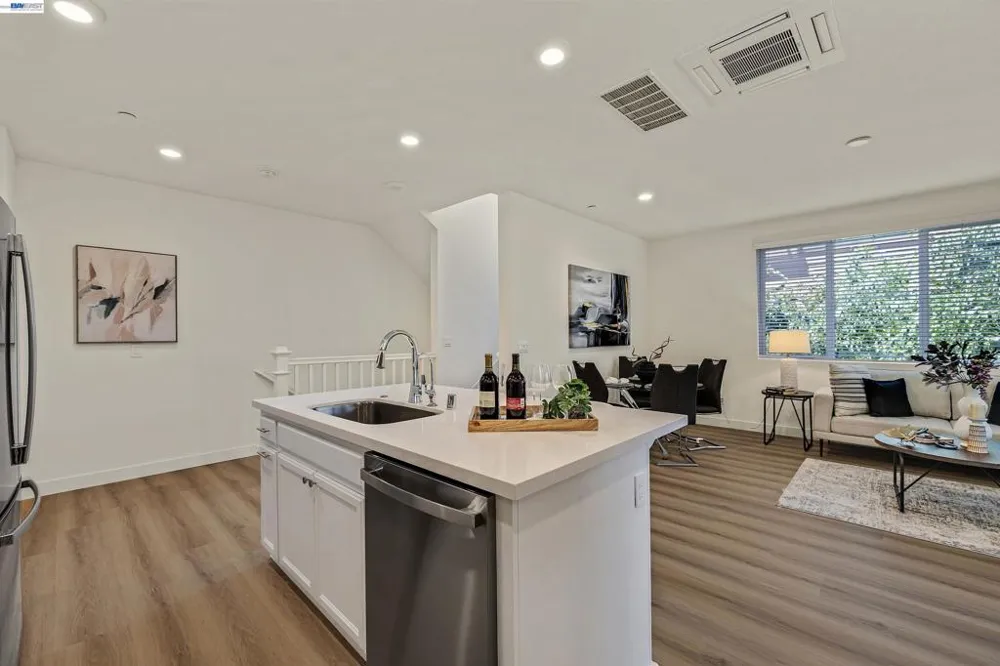 5885 Cadence Ave Dublin, CA 94568