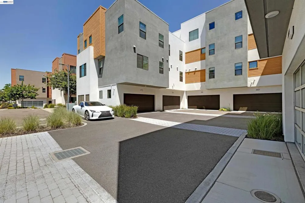 5885 Cadence Ave Dublin, CA 94568