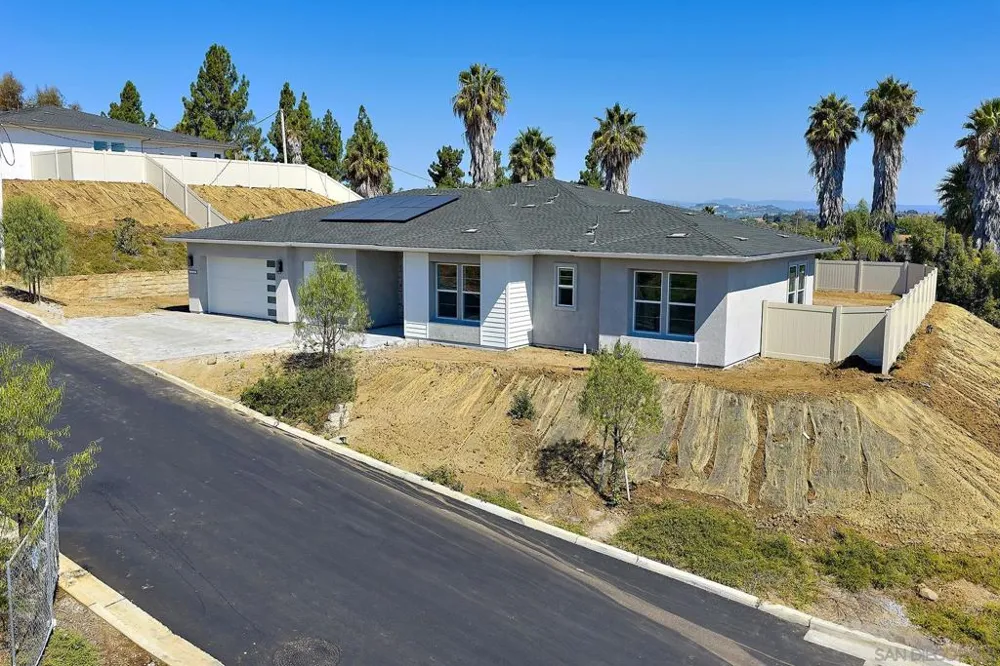1748 Ishihara Rd Vista, CA 92084