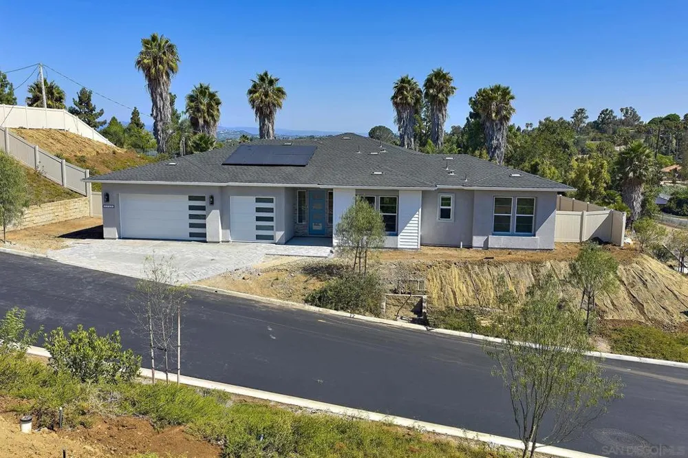 1748 Ishihara Rd Vista, CA 92084