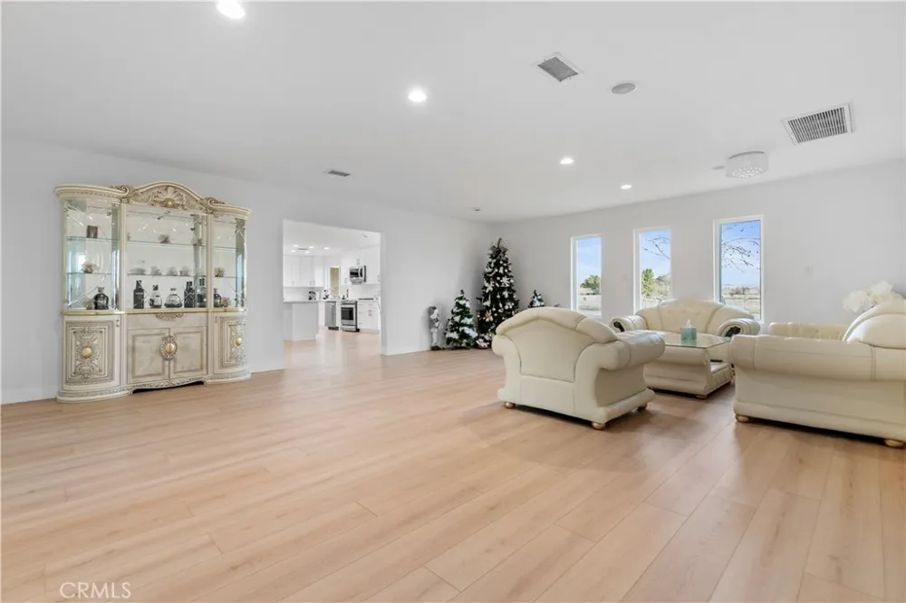 6532 Birch Street Rosamond, CA 93560