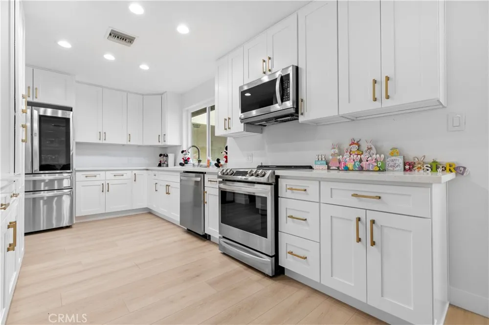 6532 Birch Street Rosamond, CA 93560