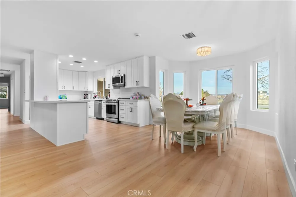 6532 Birch Street Rosamond, CA 93560