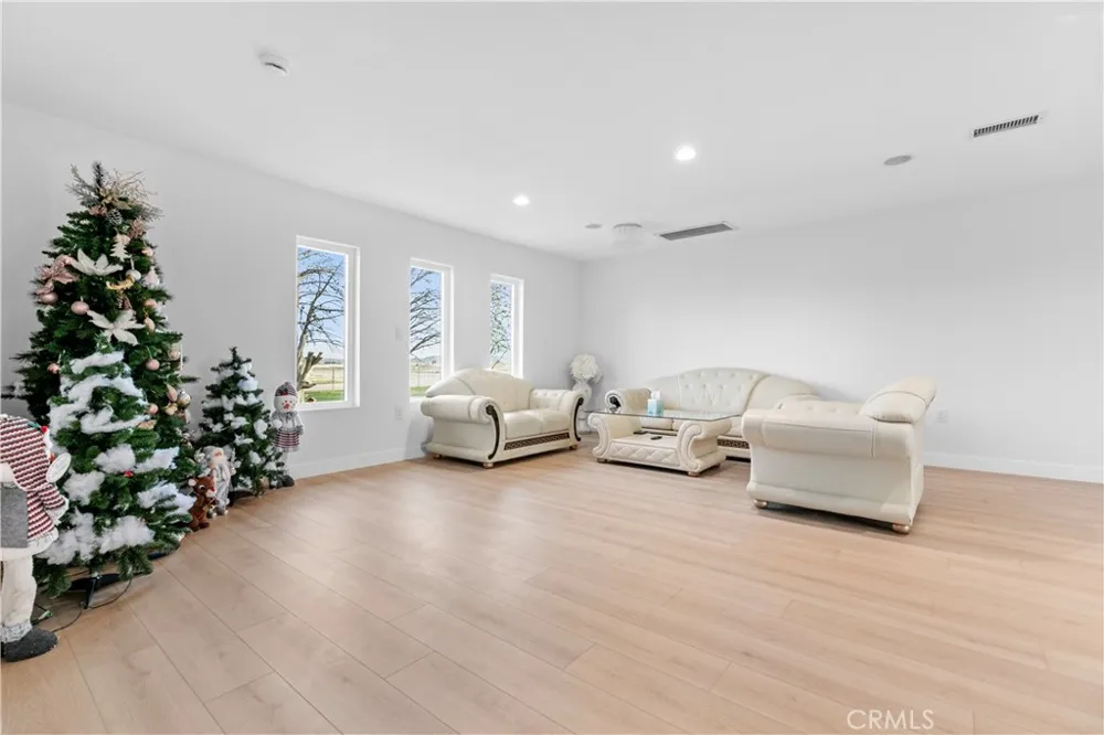 6532 Birch Street Rosamond, CA 93560