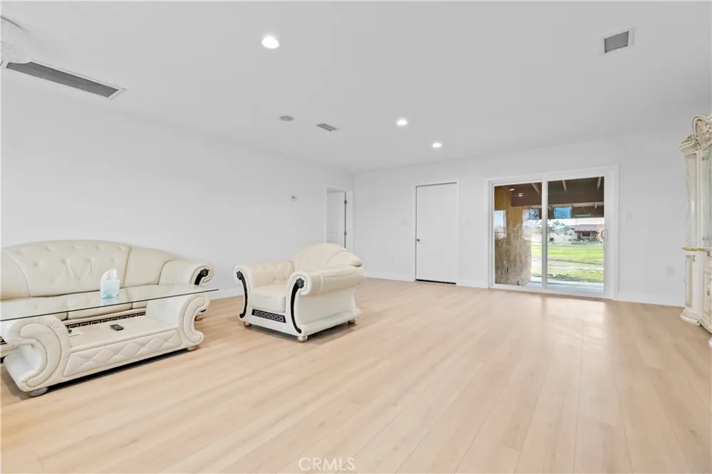 6532 Birch Street Rosamond, CA 93560