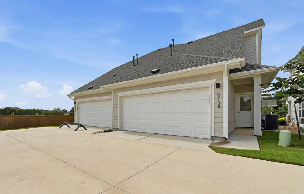 513 Burlington Drive #B Buda, TX 78610