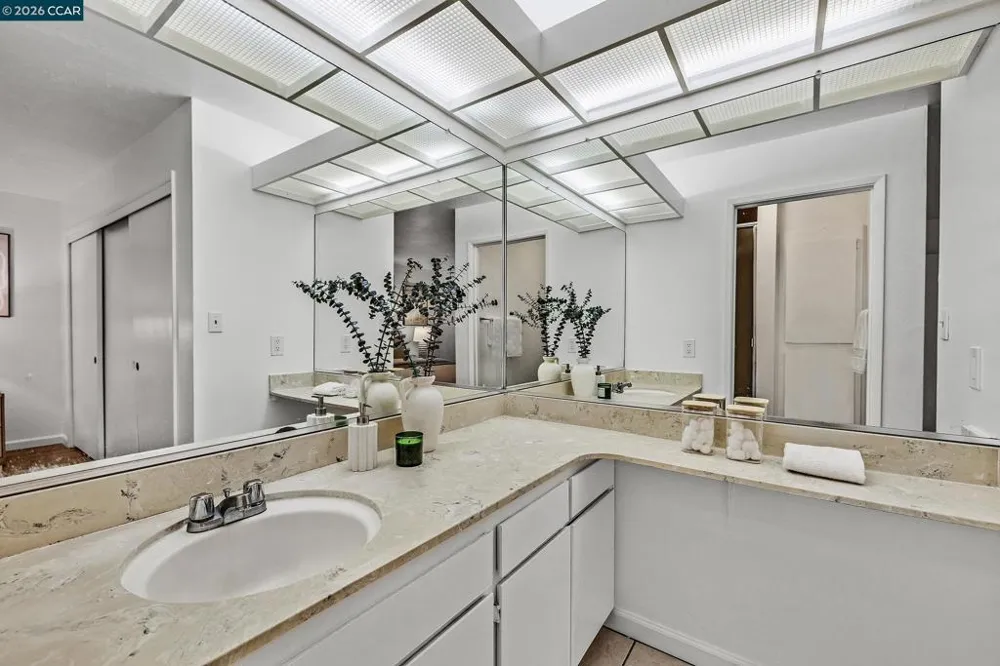 146 Ascot Ct #2 Moraga, CA 94556