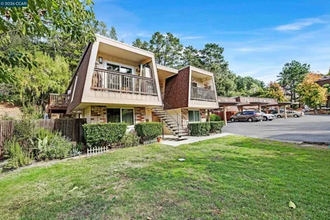 146 Ascot Ct #2