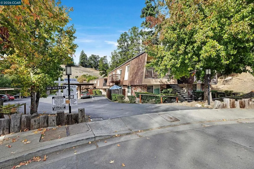 146 Ascot Ct #2 Moraga, CA 94556
