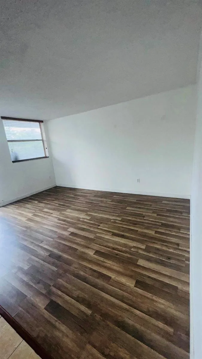 1801 S Treasure Drive #312a North Bay Village, FL 33141