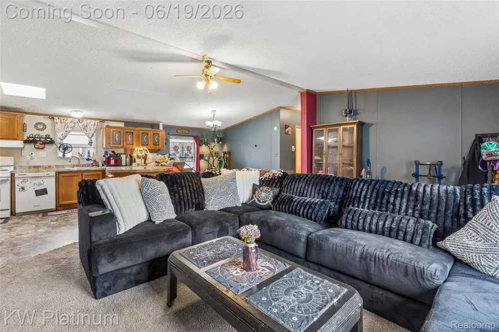 23207 fountain Clinton Charter Township, MI 48036