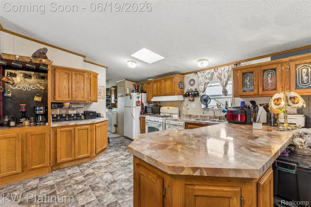 23207 fountain Clinton Charter Township, MI 48036