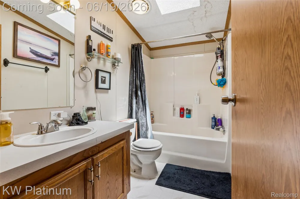 23207 fountain Clinton Charter Township, MI 48036