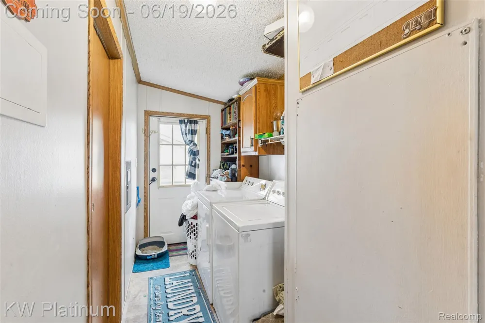 23207 fountain Clinton Charter Township, MI 48036