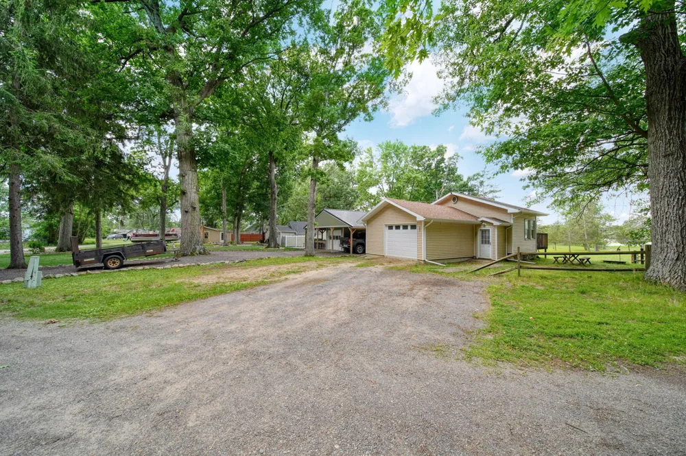 303 Cranberry Lake Road Napoleon Township, MI 49201