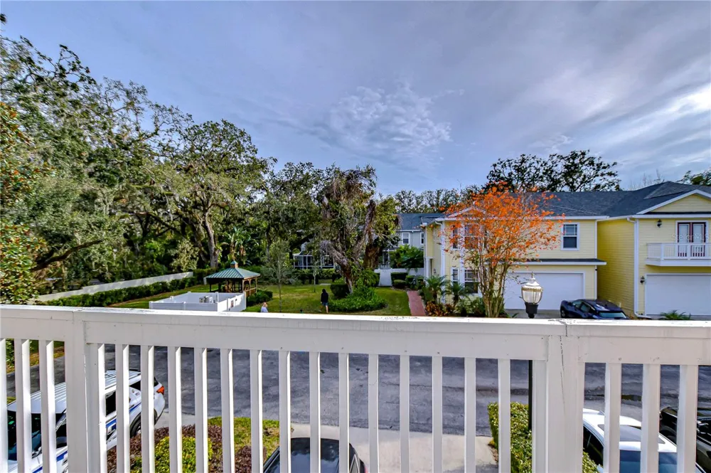 208 ELM VIEW COURT Brandon, FL 33511