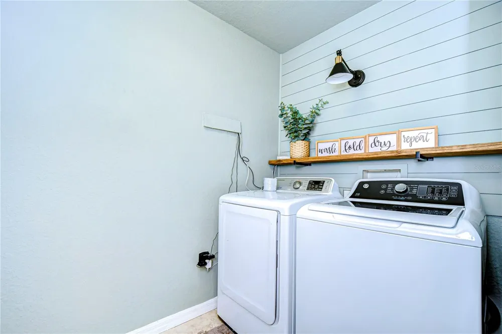 208 ELM VIEW COURT Brandon, FL 33511