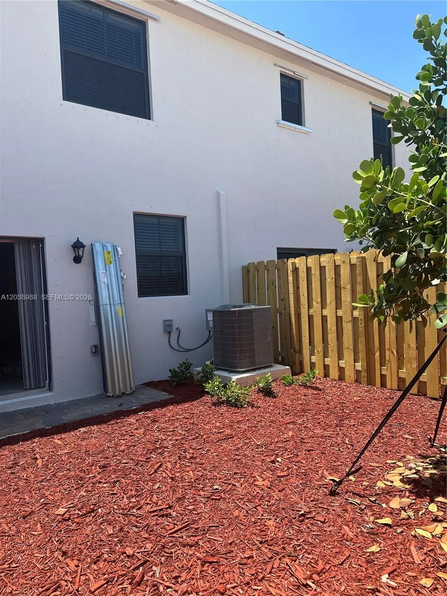 1340 NE 3rd Ave #1340 Florida City, FL 33034