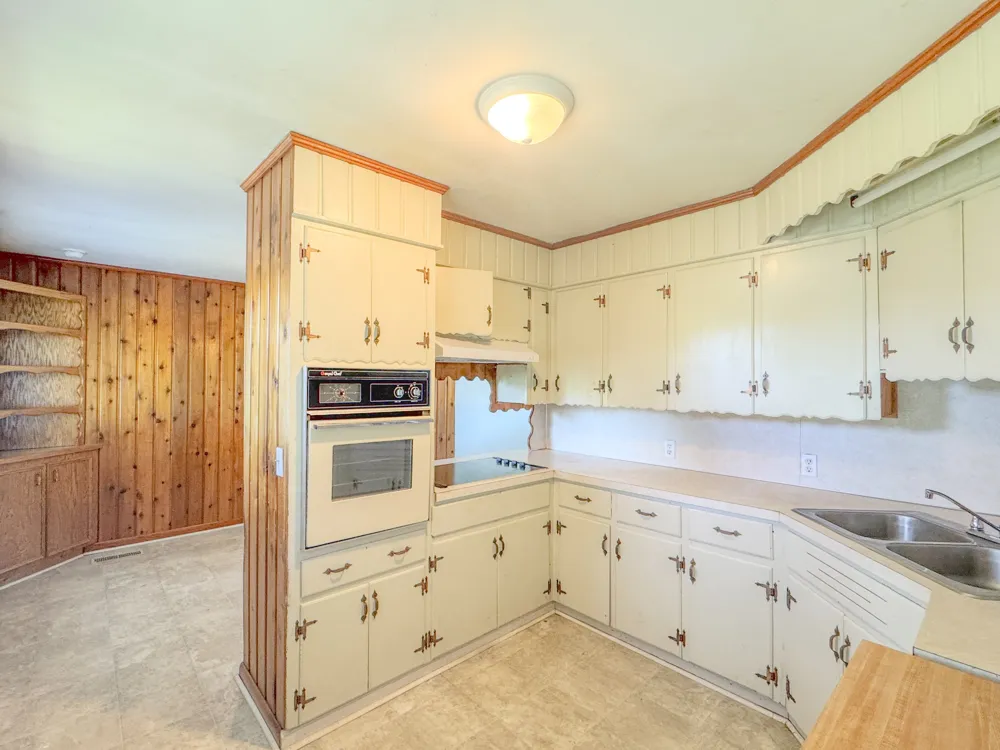 1204 Meadowlark Cir Lafayette, TN 37083