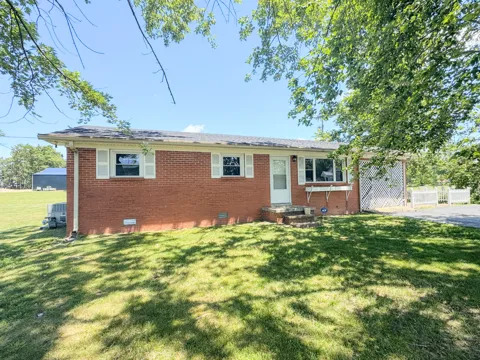 1204 Meadowlark Cir
