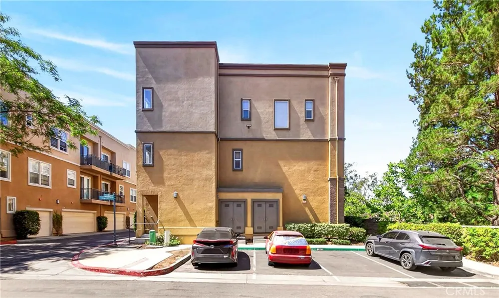 1105 Armstrong Drive Fullerton, CA 92833