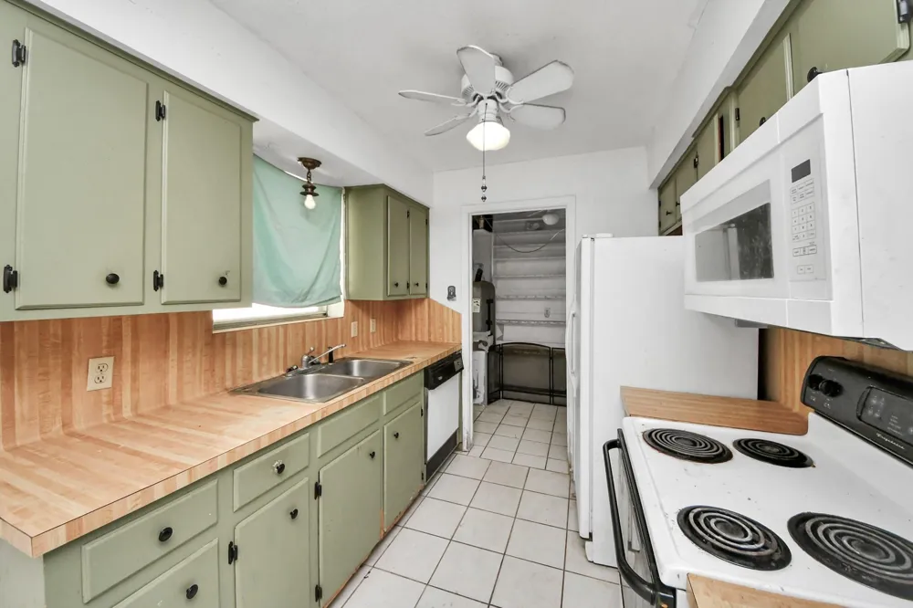 1301 Briarcliff Street Conroe, TX 77385