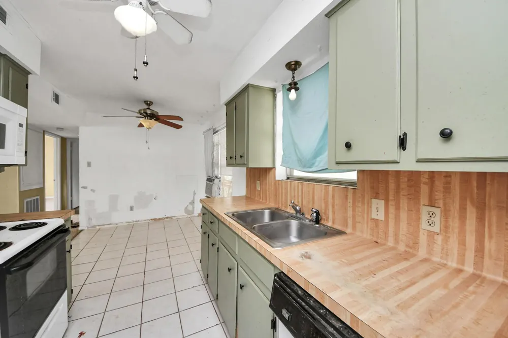 1301 Briarcliff Street Conroe, TX 77385