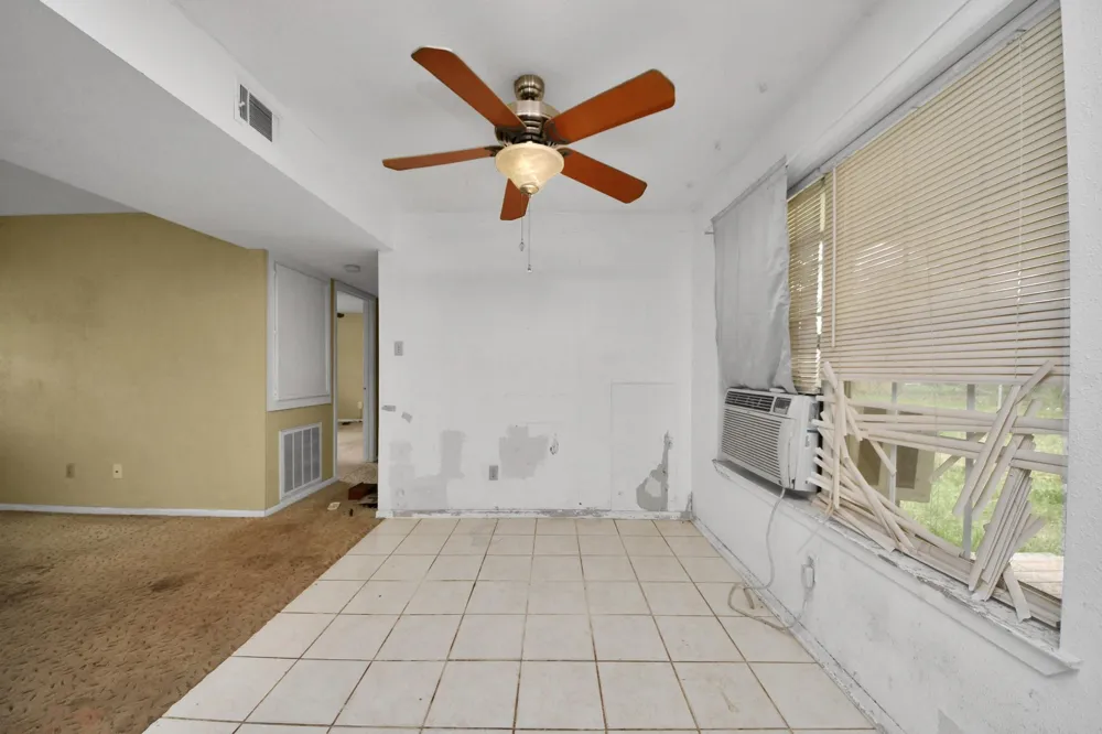 1301 Briarcliff Street Conroe, TX 77385
