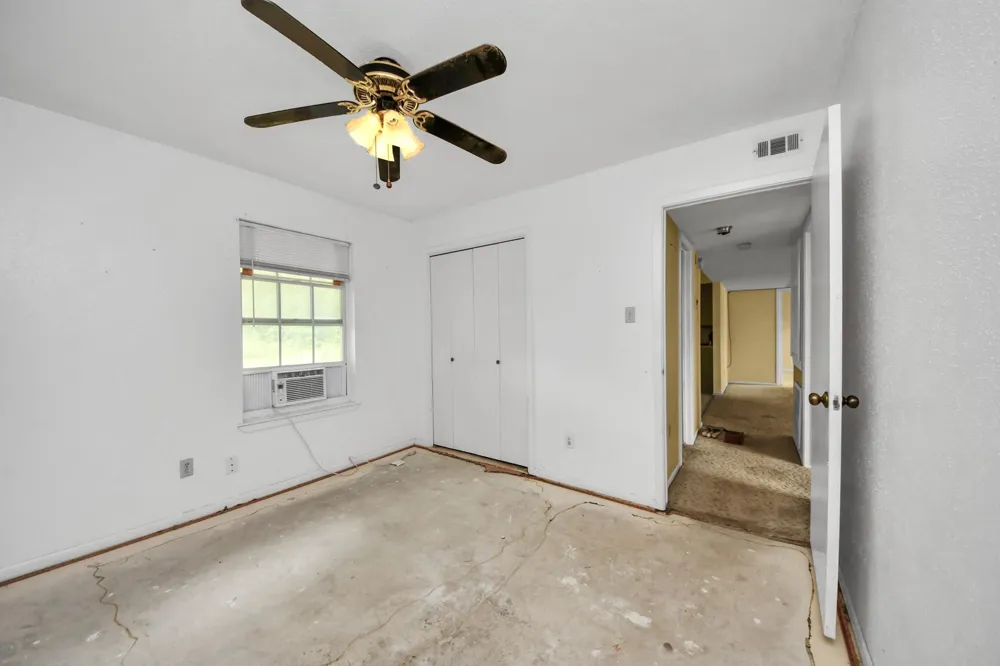 1301 Briarcliff Street Conroe, TX 77385