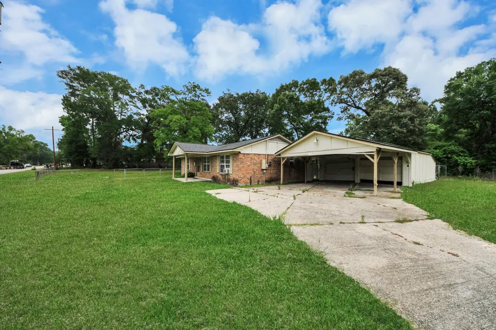 1301 Briarcliff Street Conroe, TX 77385