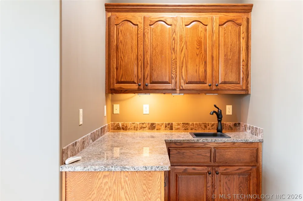 7305 S 2nd Street Broken Arrow, OK 74011