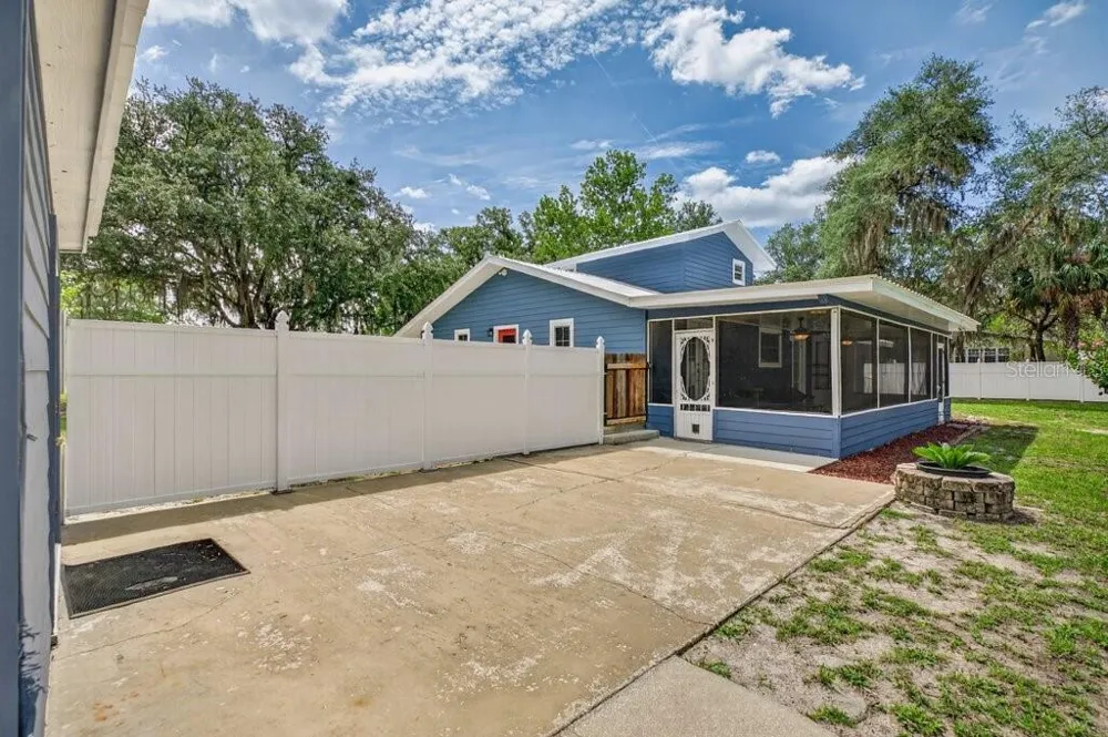 121 DAREN DRIVE Palatka, FL 32177