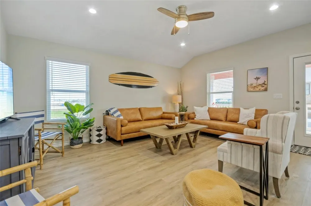 107 Redfish Port Aransas, TX 78373