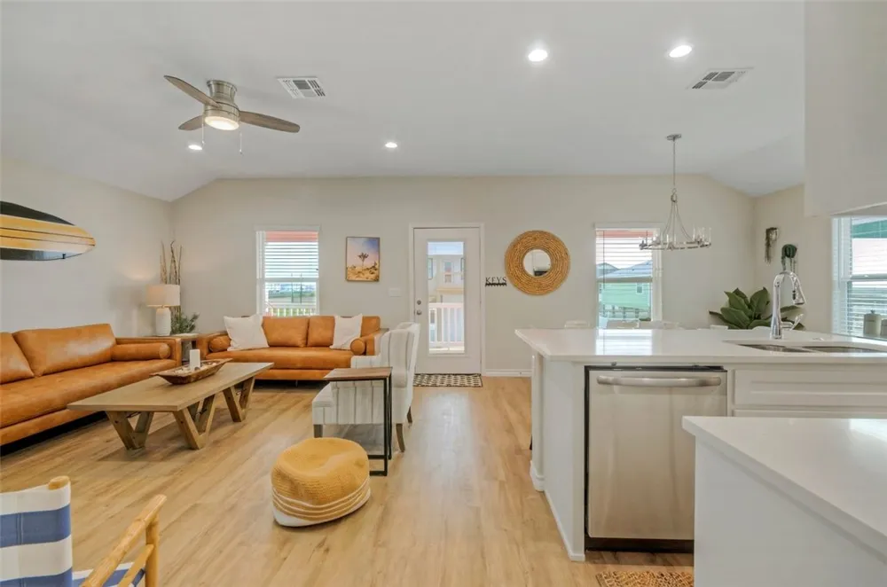 107 Redfish Port Aransas, TX 78373