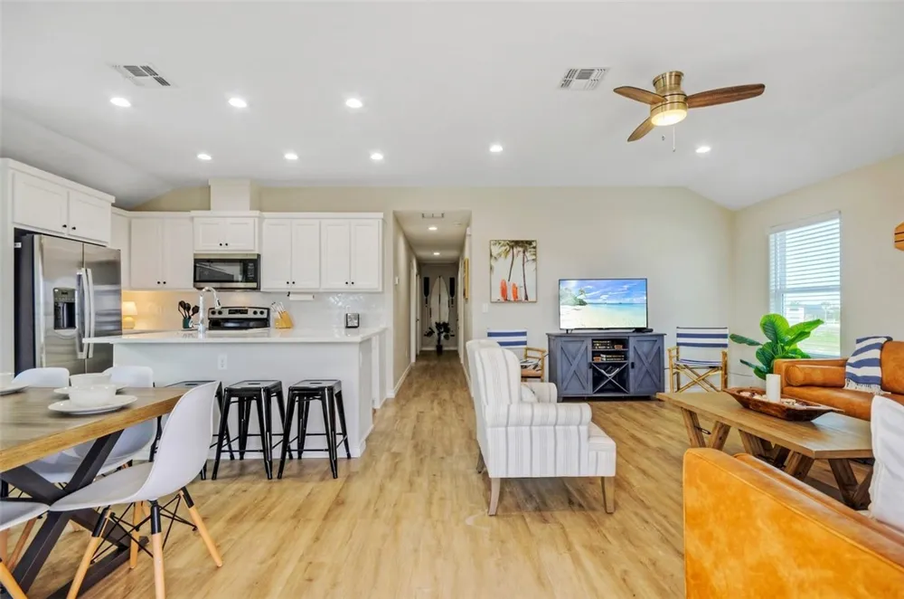 107 Redfish Port Aransas, TX 78373