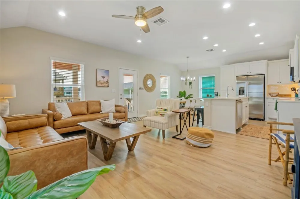 107 Redfish Port Aransas, TX 78373