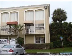 17901 NW 68 AV #Q-201