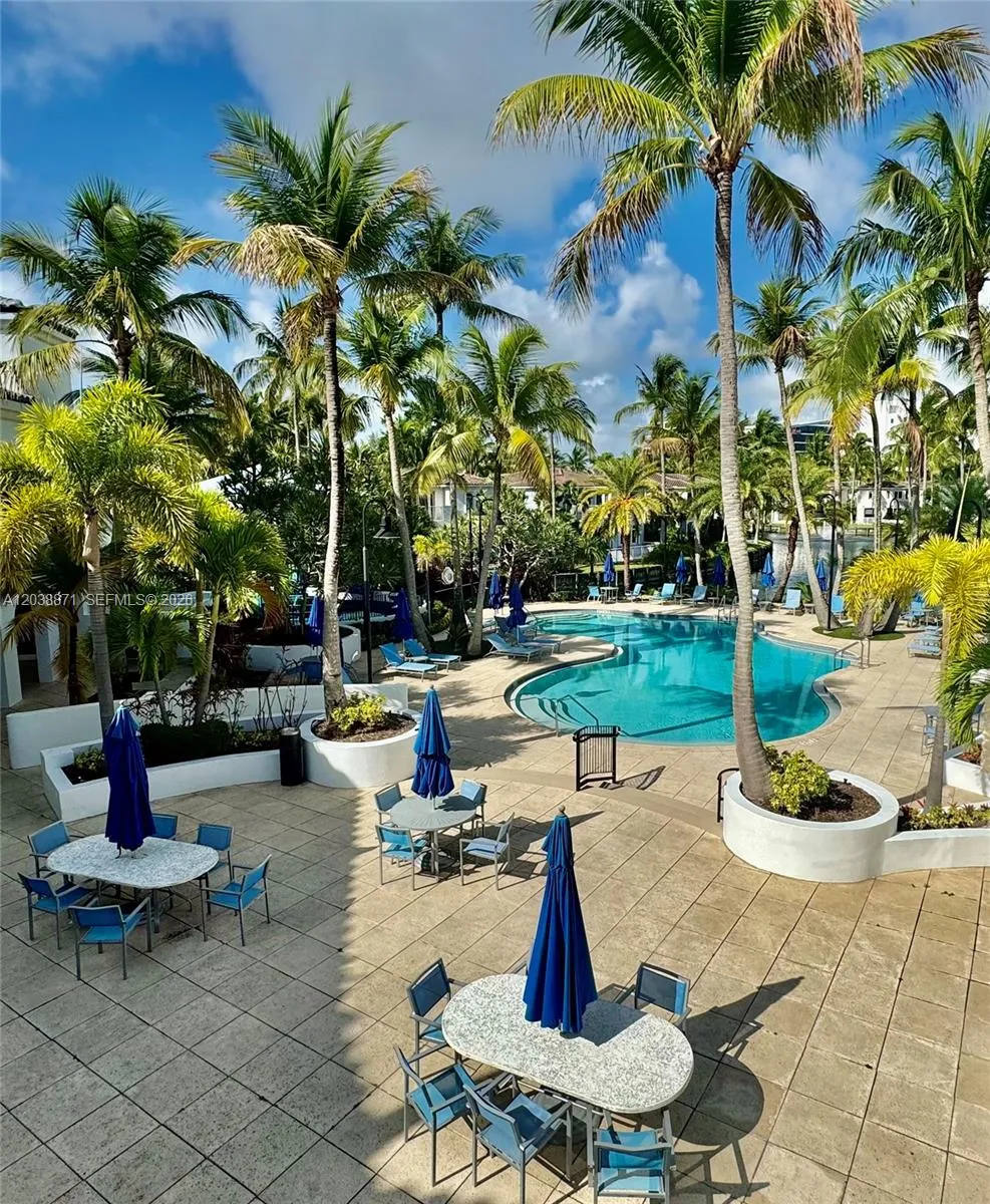 3016 NE 210th St Aventura, FL 33180