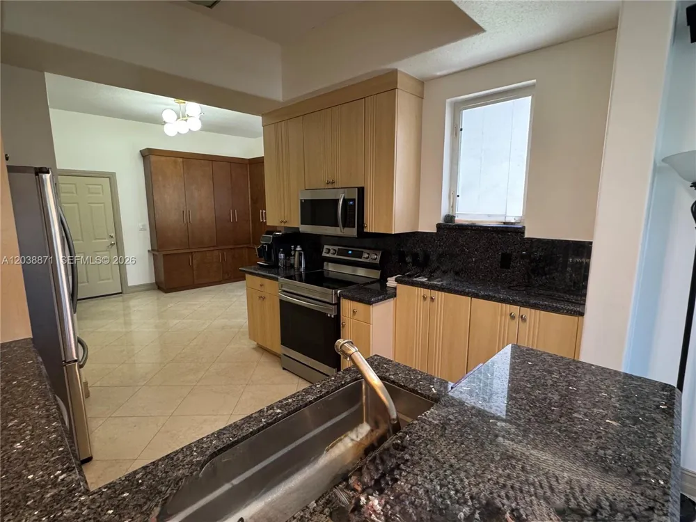 3016 NE 210th St Aventura, FL 33180