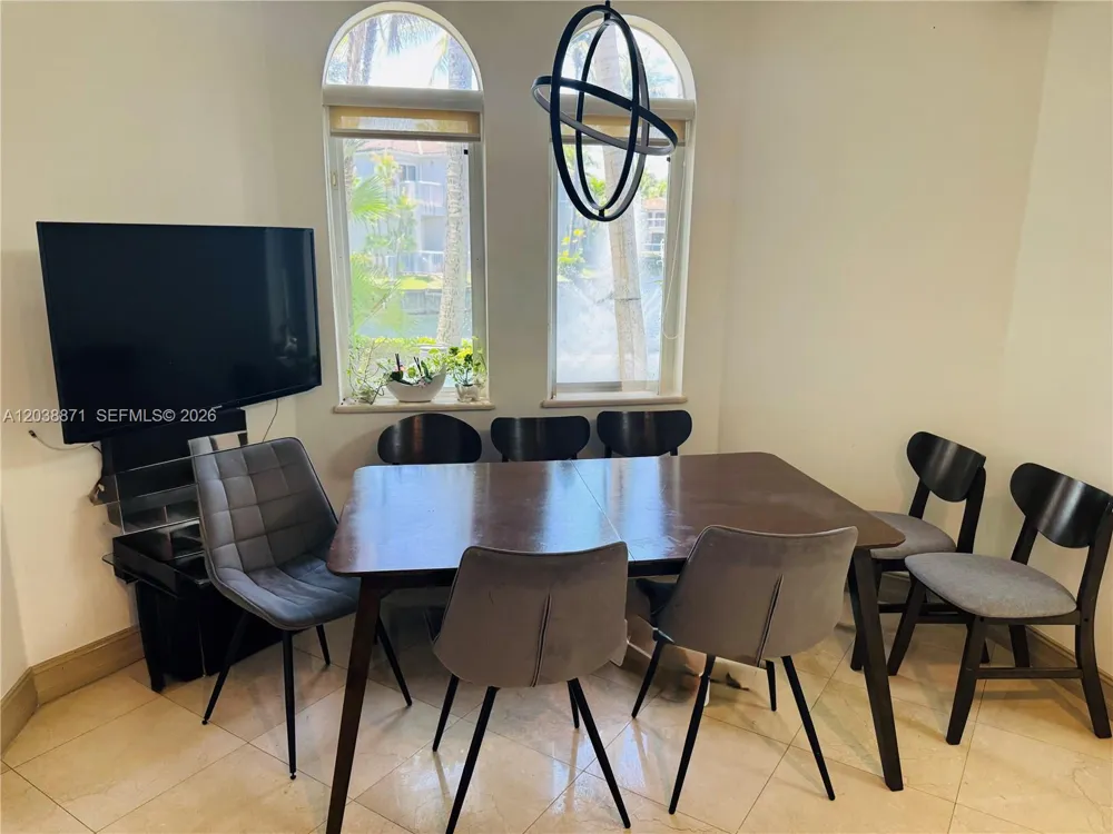 3016 NE 210th St Aventura, FL 33180