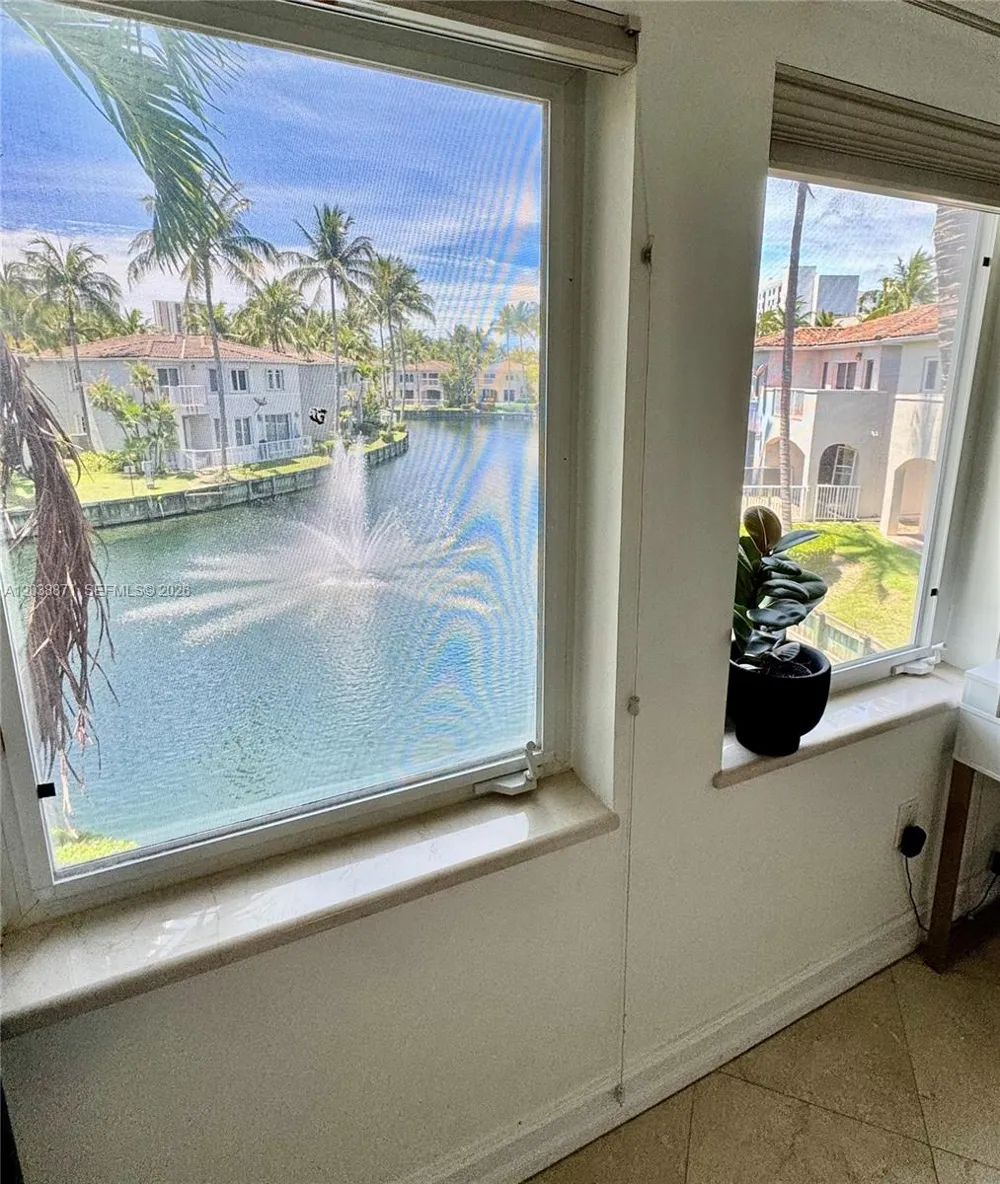 3016 NE 210th St Aventura, FL 33180